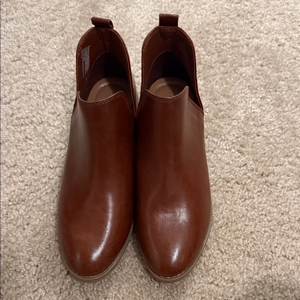 Universal Thread Chestnut Booties